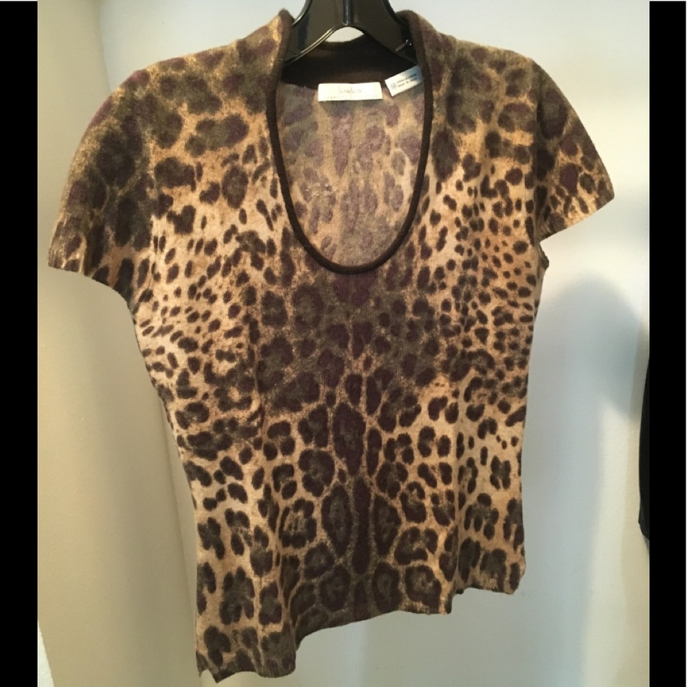 Neiman Marcus Woman’s Cashmere Shirt (Size M)